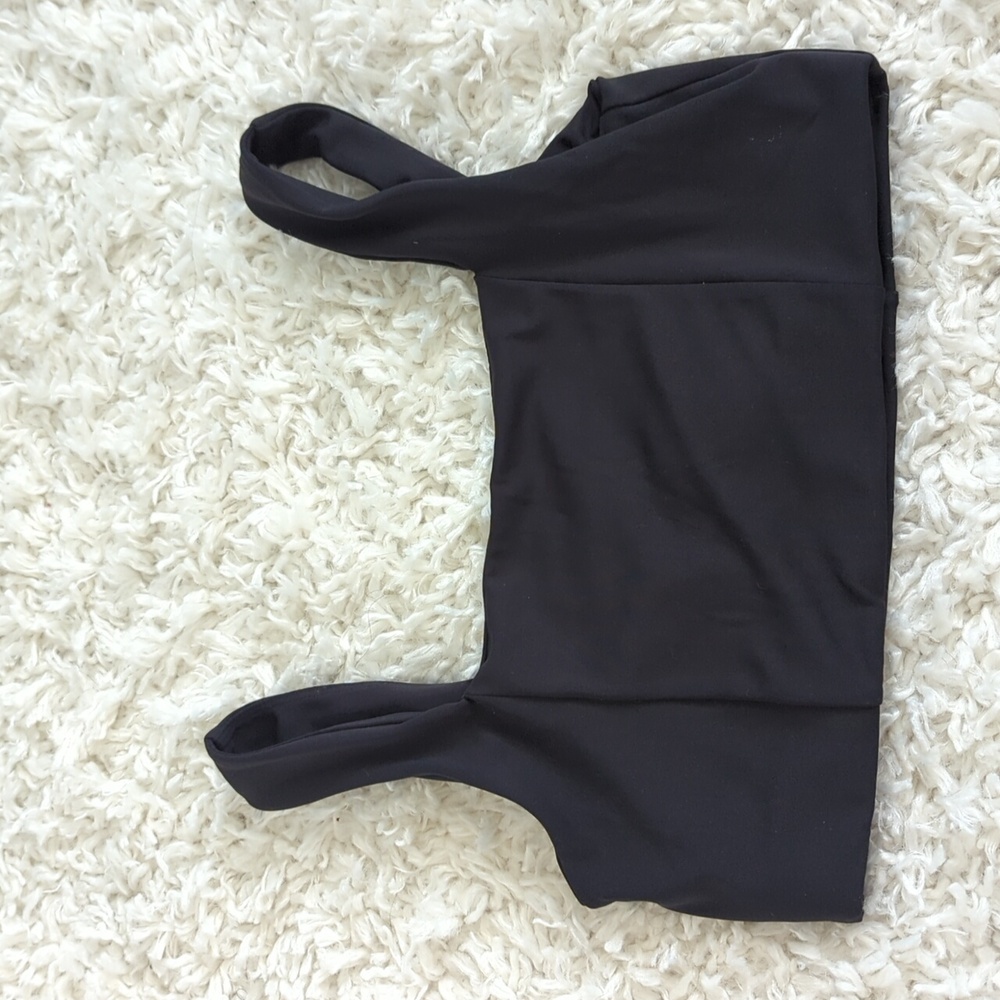 Allfenix square neck sports bra